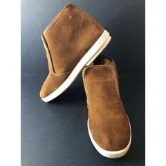 Rivieras handmade in Spain suede boots, Kids EU size 34, US 2.5 (8.25″)