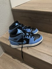 Size 4Y Jordan 1 Mid University Blue Black