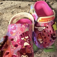 Hello Kitty 👣 🔥 Crocs classic clog With Tags 🏷️ 11 child 🧒🏻…