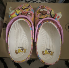 Crocs Disney Eats Kids Clog US 6 Pink Graphic Print Food Theme Jibbitz