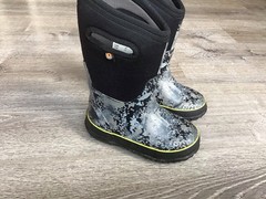 Bogs Classic Camo Gray Black Youth Kids Size 11 Winter Snow Boots 72591