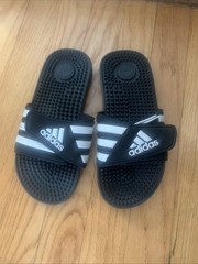 Youth Adidas Flip Flops Size 3