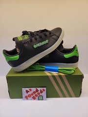 Adidas Stan Smith J X Marvel HULK SMASH Size 4 NEW