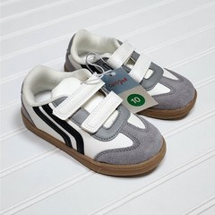 NWT Cat & Jack Dakota Retro Hook & Loop Closure Court Sneakers Size 10 White