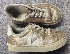 Veja Kids Double Strap Leather Sneaker Size Big Kid 12 White Gold EUC Girls Boys