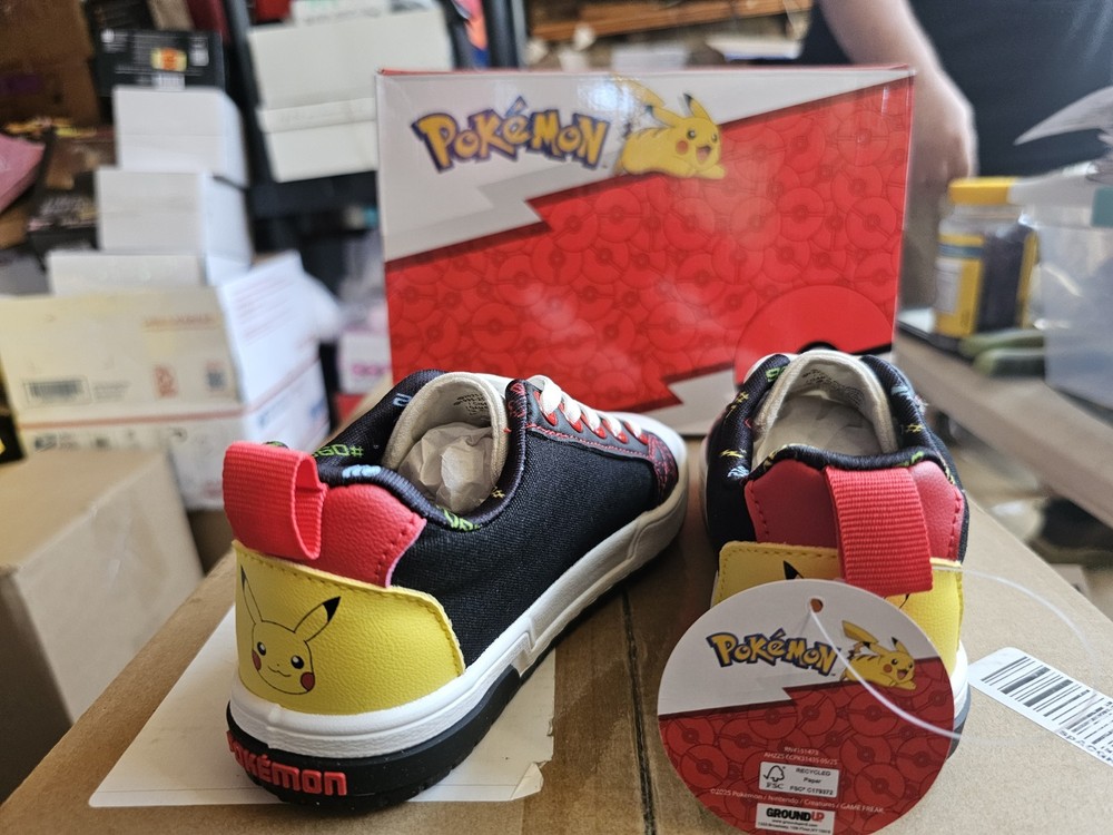 Pokémon Pikachu Canvas Colorblock Low Top Lace Up Sneakers Kids US 11 ECPK31435