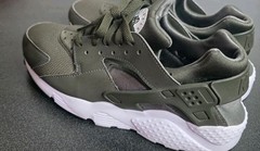 Nike Air Huarache Cargo Olive Green Running Shoes Youth 7 Kids 318429-306 EUC
