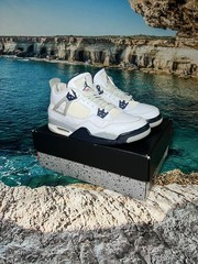Air Jordan 4 Retro Midnight Navy GS 408452-140 Size 7Y/8.5W Pre-Owned