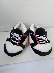 Wonder Nation Boys‘ Sneaker-Style Slippers – Plush Black & White – NWT – Various