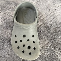 crocs iconic comfort clogs Kids Size 9 Gray Sandal Slide Slip On