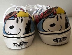 Peanuts Vans Collection 2017 by Charles M. Schulz Charlie Snoopy Linus Kids 2