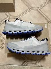 On Running Cloudhero Waterproof Silver Fog 3ye10032064 Youth Size 6