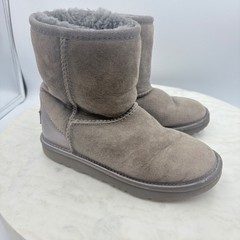 UGG Australia Grey Suede Sheepskin Lined Boots Youth Girls Size 12 Warm Comfort