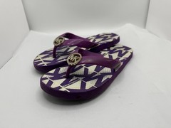 CHIC MICHAEL KORS MONOGRAM LOGO KIDS SANDALS! (SIZE 3-4Y)
