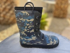Western Chief camo reflective neoprene sneaker boots blue Kids US 2/3, EU 33/34