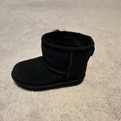 UGG Classic Mini Black Suede Ankle Bootie w/ Faux Fur Trim Children’s US 10
