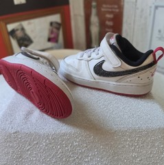 Nike Court Borough 2 SE Unisex Kids Low-Top Sneaker US 10C EU 27 DM0112-100