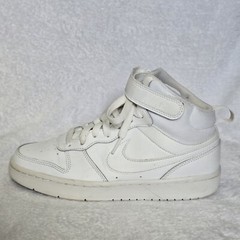 Size 5Y – Nike CD7782-100 Court Borough 2 Mid Triple White