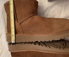 UGG KIDS CLASSIC WEATHER SHORT CHESTNUT SIZE 1 BOOTS