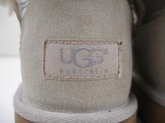 Girls 4 M UGG Bailey Button Metallic Silver Boots Sheepskin Shearling Fur Winter