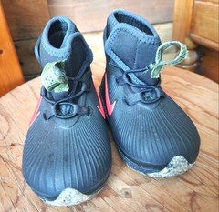 Nike Kids Binzie Sneaker/ Boots- Size 7C
