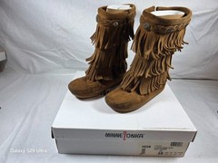 Minnetonka Child’s 3-Layer Fringe Boots – Dusty Brown, Size 10