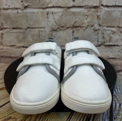 Carter’s Kids White Double Hook and Loop Low Top Simple Joys Sneakers Size 10
