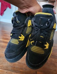 Size 5.5y – Authentic Nike Air Jordan 4 GS Retro Thunder
