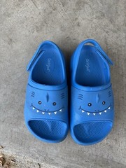 Cat & Jack Blue Shark Toddler Sandals 4T Hook Loop Backstrap Water Shoes Summer