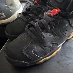 Jordan Air Jordan 6 Mid Top Sneaker 4.5Y Black/Gray/Red Leather 384665-025