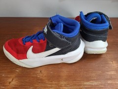 Nike Team Hustle D10 FlyEase PS University Red Game Youth Size 4Y DD7303-005
