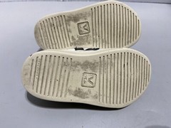 VEJA Small Esplar Hook & Loop Sneakers VelcroClosure Unisex Kids Size 8