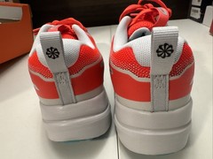 Nike Cosmic Runner GS Size 6Y HM4402600