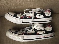 Hello Kitty x Converse Collab Kid’s Chuck Taylor Girls Size 13 Shoes Rare
