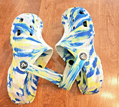 Crocs Classic Marbled Blue Green Yellow White Clog Kids J4 Rugged