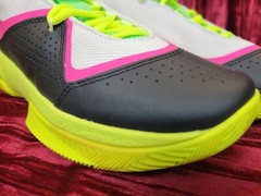 NEW kids under armour gs sc 3zero iv Kids Size 5Y (3023918 102) no box women 6.5