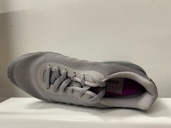 Nike Air Max Invigor Junior Trainers UK 4 US 4.5Y EU 36.5 REF 5204-