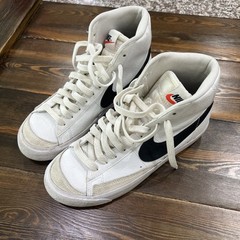 Nike Blazer Mid 77 White With Black High Top Sneakers Youth Size 5