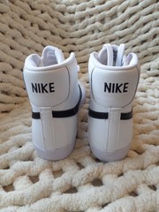 NIKE BLAZER MID 77 GS NEW SIZE 7Y WHITE/BLACK DA4086-100
