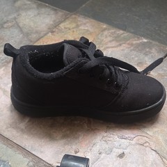 Heelys Pro 20 Wheels Sneakers Unisex Kids US 13C Canvas Lace-Up Black