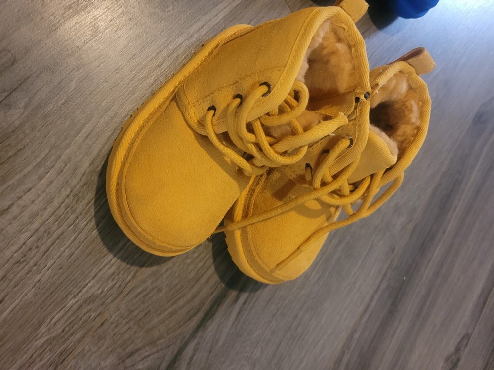 UGG Neumel II Little Kids Shearling Style Chukka Boot in Amber SIZE 7 NEW