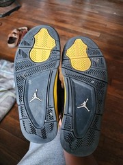 Size 5.5y – Authentic Nike Air Jordan 4 GS Retro Thunder