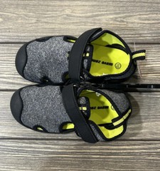 Wave Zone Kids Gray Black Green Shoes NWT Size 10