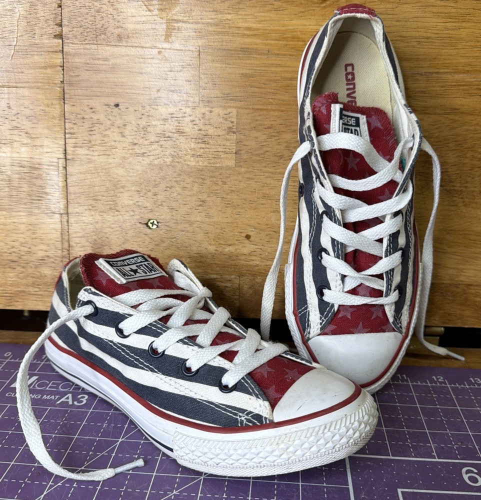 Converses All-Star Red White Blue Star Spain Ruled Tennis Shoes Youth 2.5 Euc