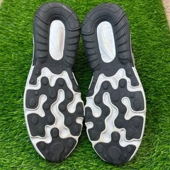 Nike Air Max 270 React Youth Size 7 Medium Black Vast Grey Running Shoes