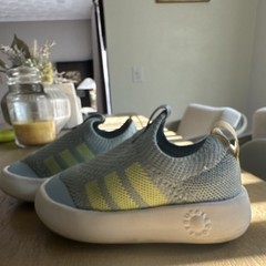 adidas Kids Slip-On Mesh Low Top Sneaker Blue/Yellow US 8K EU 25 UK 7K