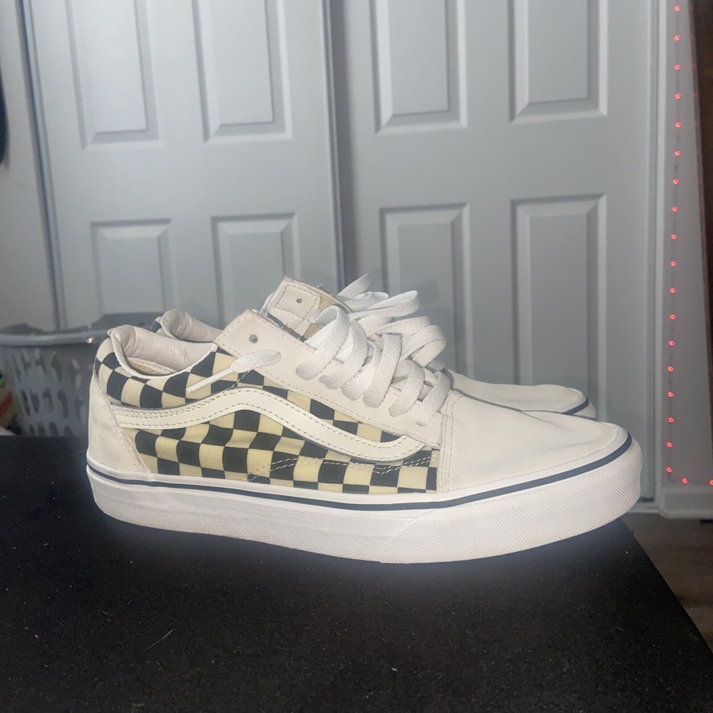 Vans (Checkerboard) OLD SKOOL – Size 8