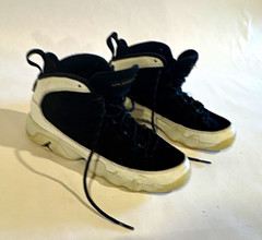 Jordan Air Jordan 9 Black/White Mid Top Leather Sneaker Kids 5.5Y 302359-021