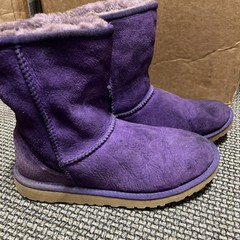 UGG Australia 5251Y Classic ll Short Boot Purple Size YOUTH SIZE 5