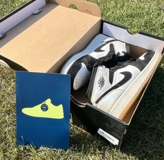 NIKE AIR JORDAN 1 Diamond Mid , Youth Size 6.5 GS, EUC with box & authenticity